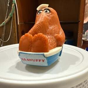 Vintage 1982 Sesame Street MR. SNUFFLEUPAGUS S.S. SNUFFY Die-Cast Boat Toy